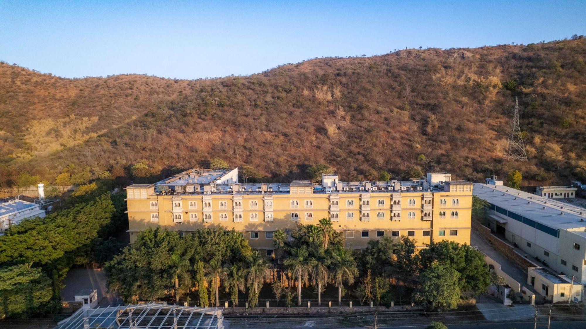 Hotel The Sky Imperial, Udaipur Exterior foto